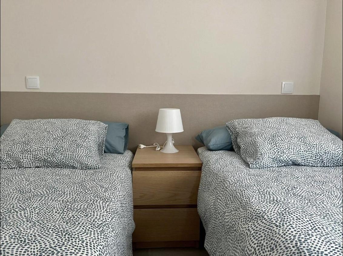 Apartamentos El Piquillo En Кадальсо-де-лос-Видриос Экстерьер фото