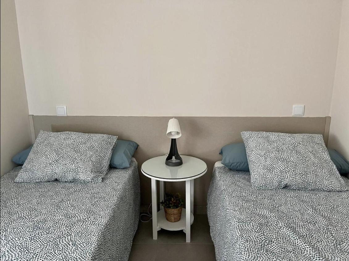 Apartamentos El Piquillo En Кадальсо-де-лос-Видриос Экстерьер фото